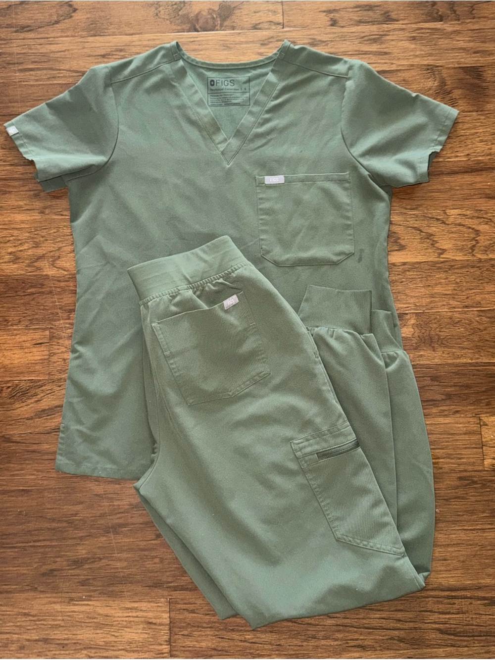 Figs Women's Sage Green Scrub Top & Jogger Set